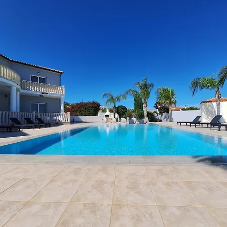 Grand Lynn Seaview Villa