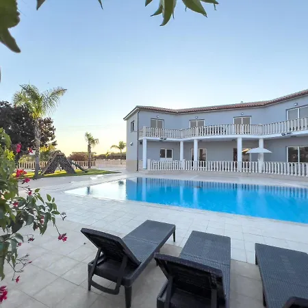 Grand Lynn Seaview *