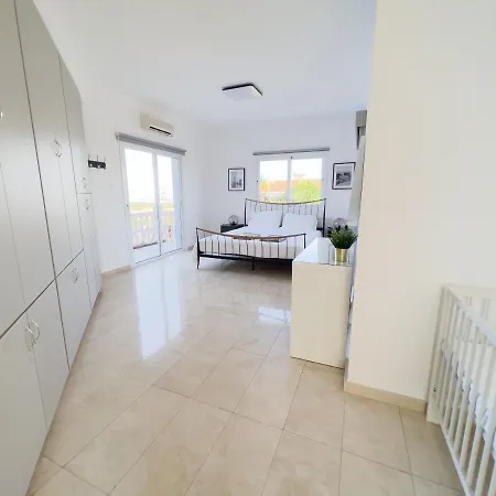 Villa Grand Lynn Seaview Ayía Nápa