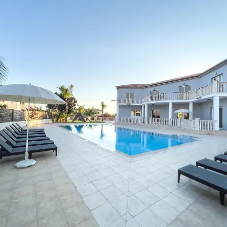 Grand Lynn Seaview Villa