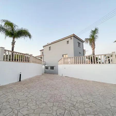 Grand Lynn Seaview Villa Ayía Nápa