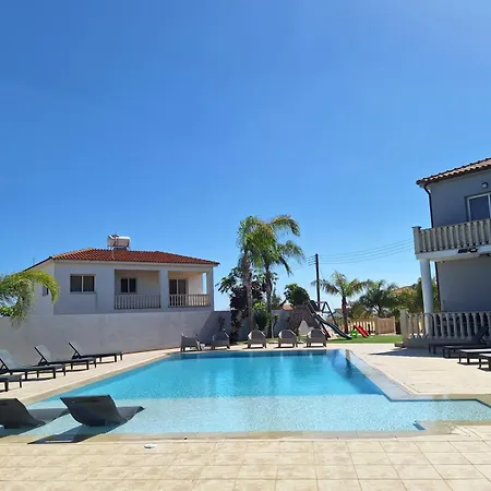 Grand Lynn Seaview Villa