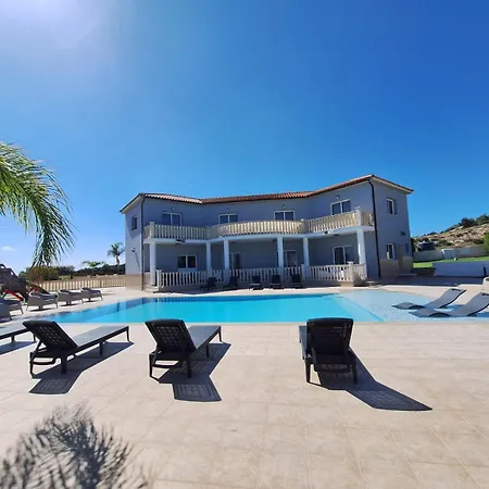 Villa Grand Lynn Seaview