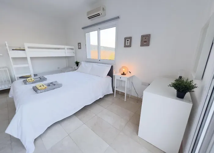 Grand Lynn Seaview * 아이아 나파