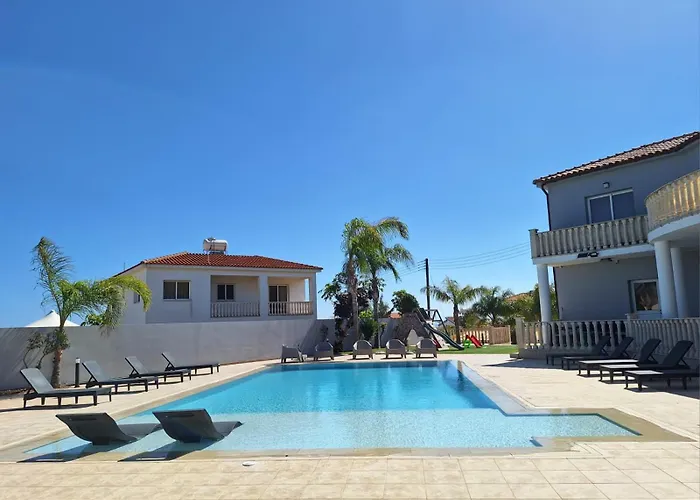 Grand Lynn Seaview Villa